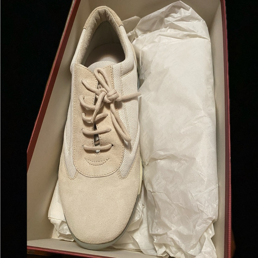Vintage BRUNO MAGLI women’s shoes size 41

Make an offer!